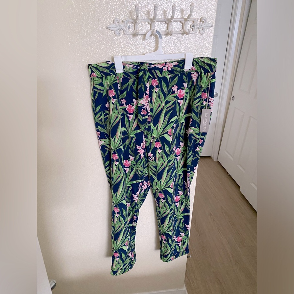 Eva Mendes by New York and Co XXL Tropical Dress Pant. NWT